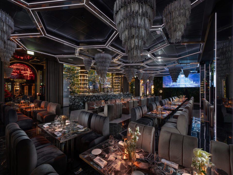 Interno serale di Philipp's Restaurant al The Plein Hotel di Milano