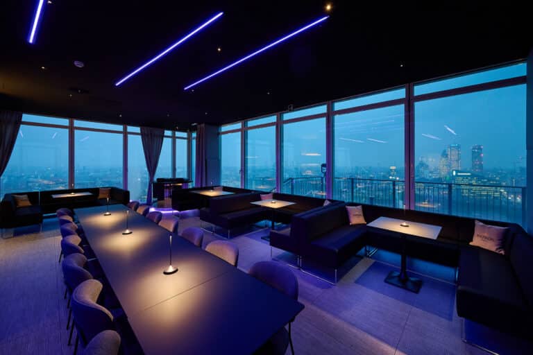 VOYA Rooftop Milano con vista sullo skyline