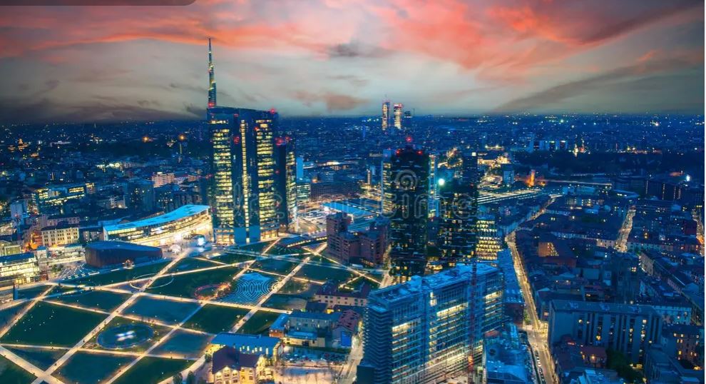 Vista panoramica di Milano dall’alto da una terrazza